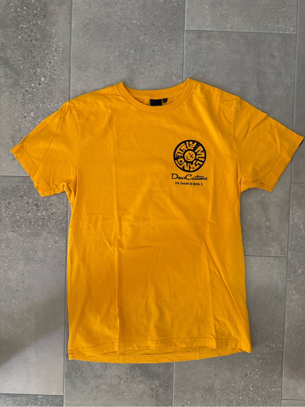 NWOT Deus Ex Machina Yellow Milan Address Tee